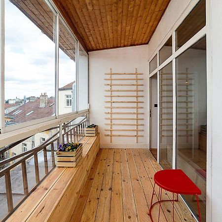 Big 4-Bedroom Flat, Terrace With Great Vitkov View Praha Eksteriør bilde