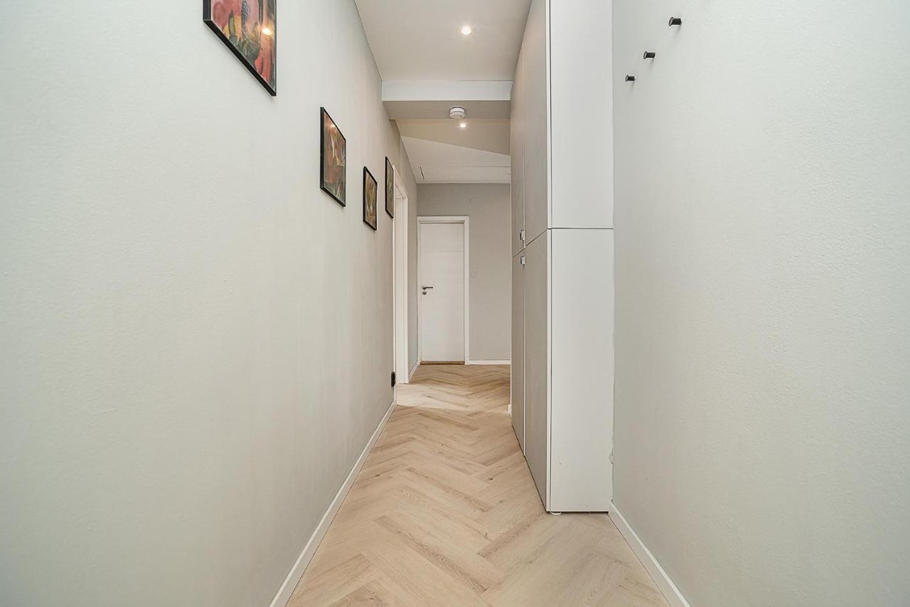Big 4-Bedroom Flat, Terrace With Great Vitkov View Praha Eksteriør bilde