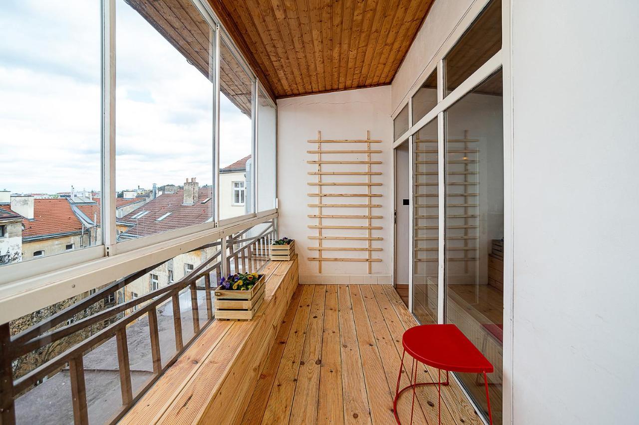 Big 4-Bedroom Flat, Terrace With Great Vitkov View Praha Eksteriør bilde