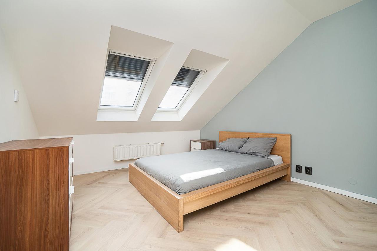 Big 4-Bedroom Flat, Terrace With Great Vitkov View Praha Eksteriør bilde