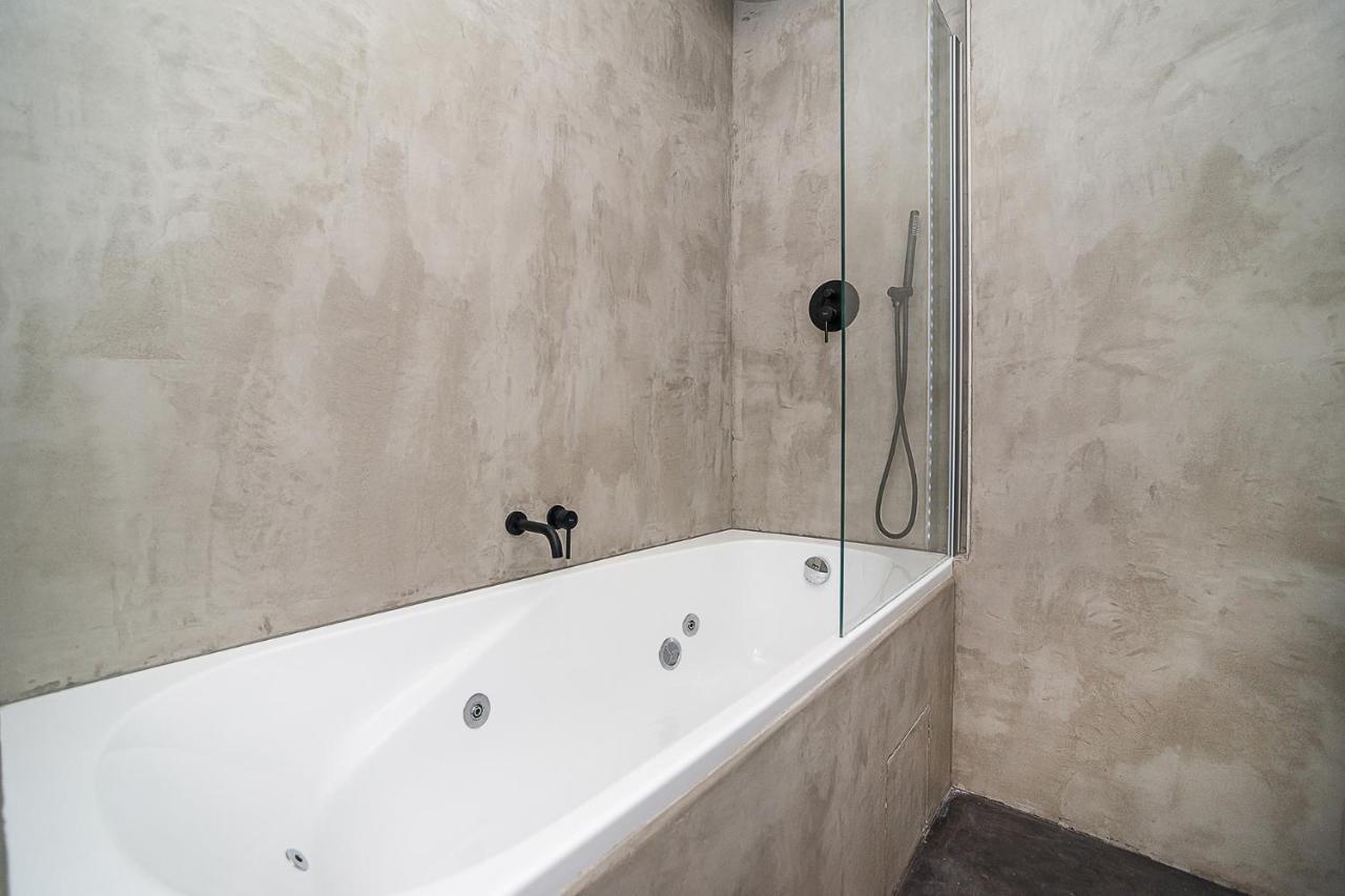 Big 4-Bedroom Flat, Terrace With Great Vitkov View Praha Eksteriør bilde